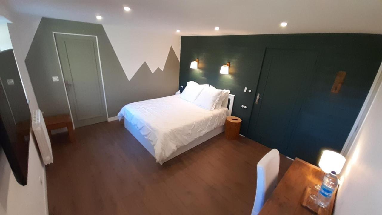 Petit Manoir Proche Dinan - D'hotes
